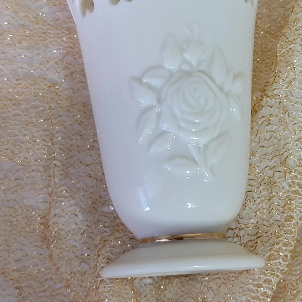 Lenox USA Small Posy Vase Heart Cutouts 24K Gold Trim